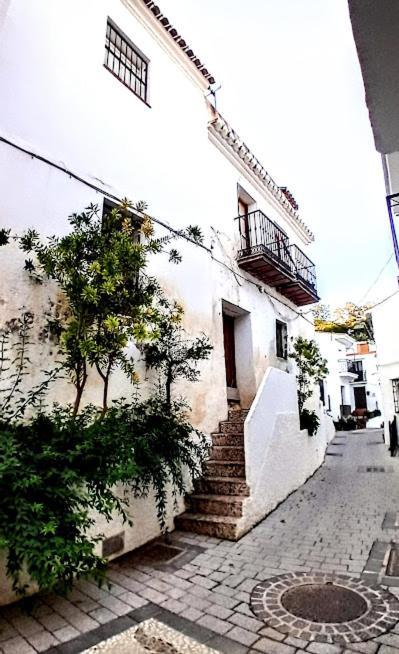 Posada Puente Romano Sedella Екстериор снимка